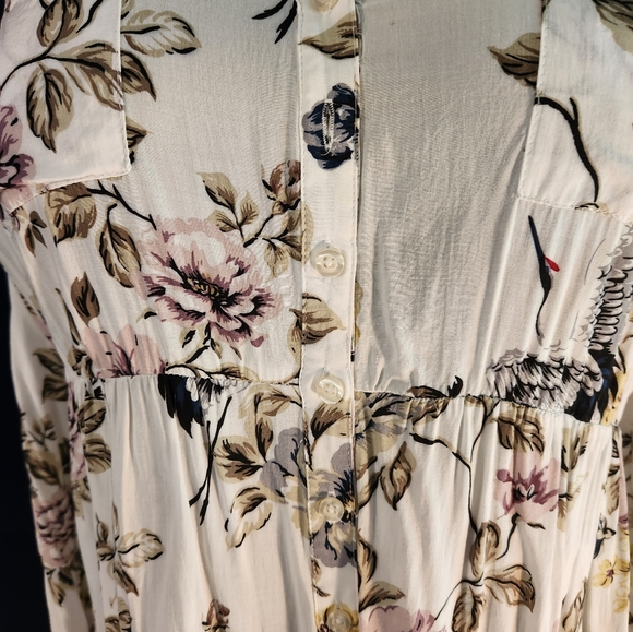 White Floral Hi-Lo Long Sleeve Tunic Blouse - Picture 2 of 8